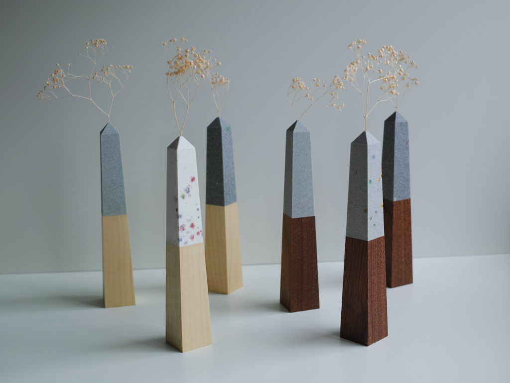 many dry flower vase